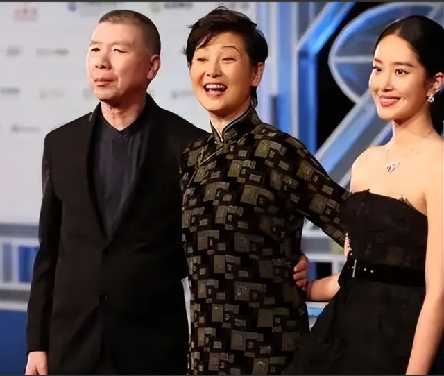 世上没有后悔药？离婚传闻真相大白后的徐帆，已经走了另一条路