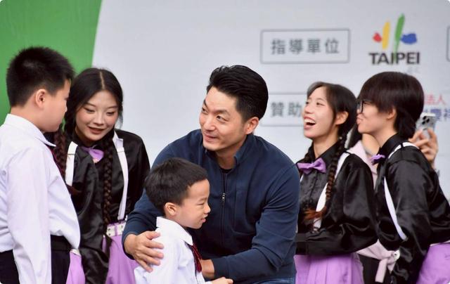 赖清德下令台军实弹备战，蒋万安向大陆亮明立场，他反对两岸统一