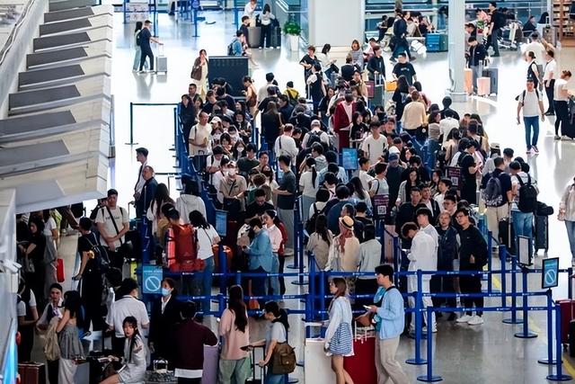 好言难劝该死的鬼？赴日旅游警示下，执意飞日本的国人到底图啥