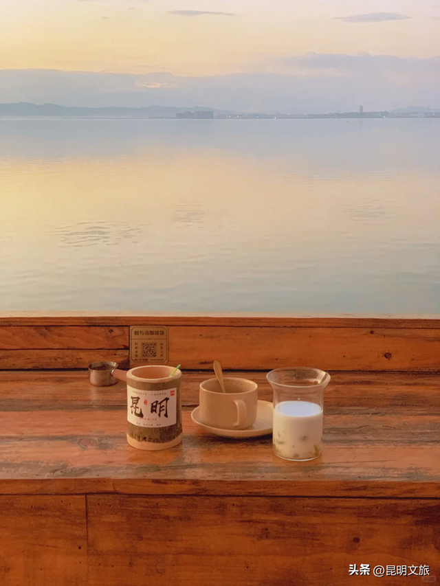 在窗边收藏一整片滇池！海晏村绝美咖啡馆推荐，快码住→