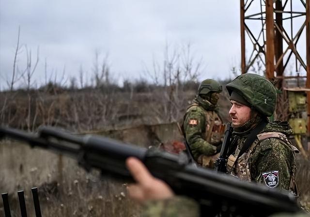 天崩地裂！13000公里时速，导弹爆炸温度数千度：普京真掀桌子了