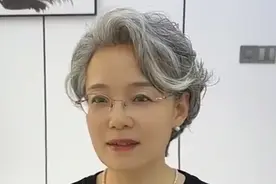 50+姐姐别染发了！这8款短发让你美得自然又高级，第6款惊艳全场图片
