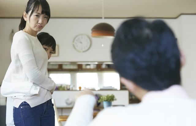 喝茶、酗酒和抽烟是父亲生命的三部曲，却是我一辈子深恶痛绝的事