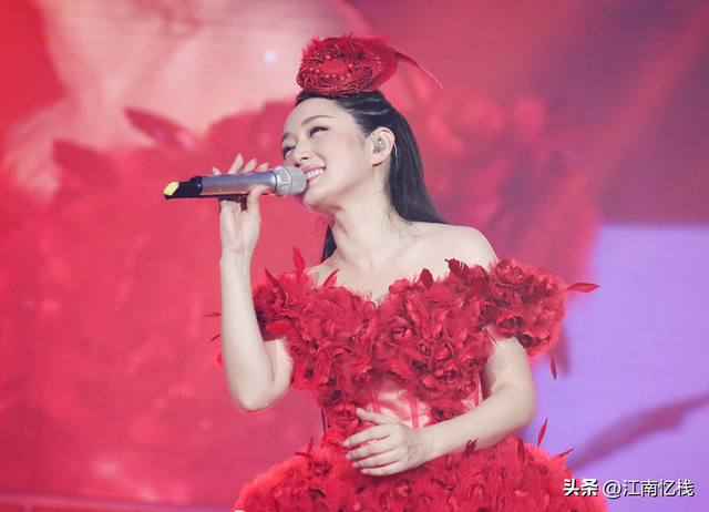 隐瞒了28年后	，杨钰莹终于坦白，如果当年接受毛宁，现在早已当妈