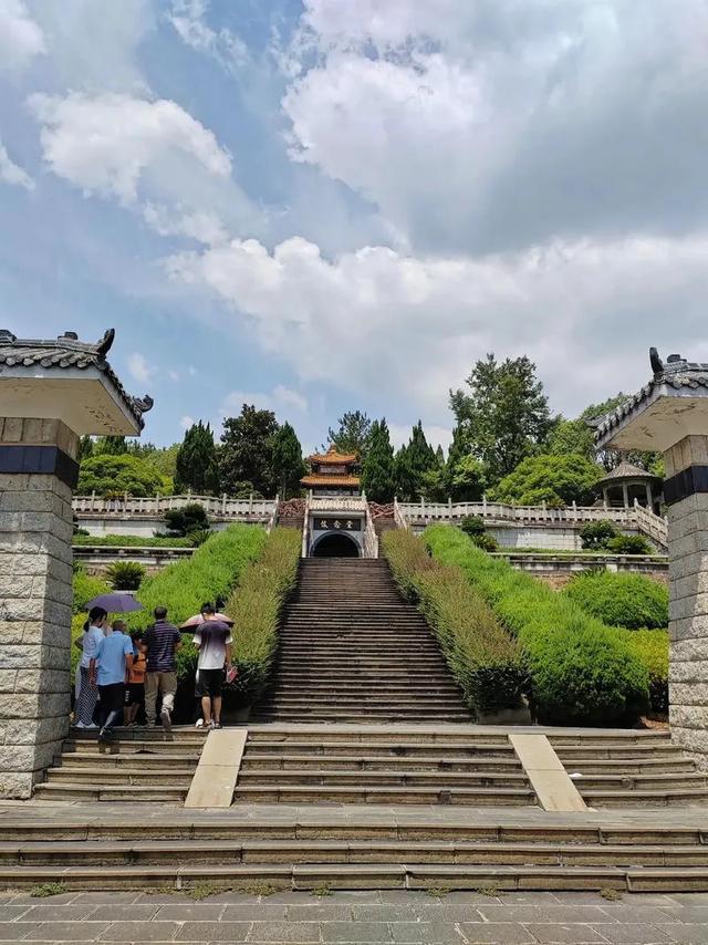 湖南必去十大景点排行榜，这才是湖南最值得去的10个地方，收藏好
