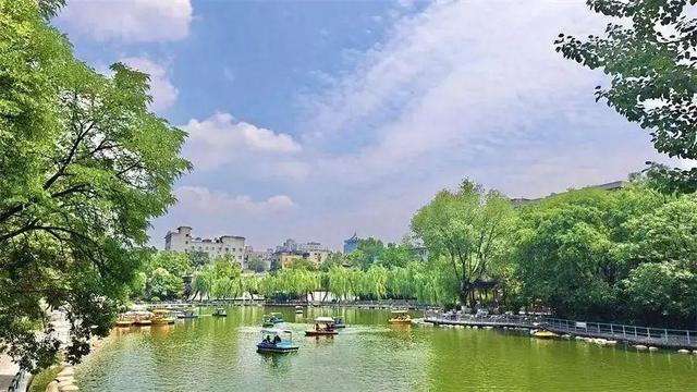 莲湖公园，太低调！