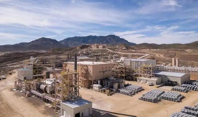 稀土王牌要失效？美国第一块稀土磁铁诞生	，贝森特欢呼：不怕中国