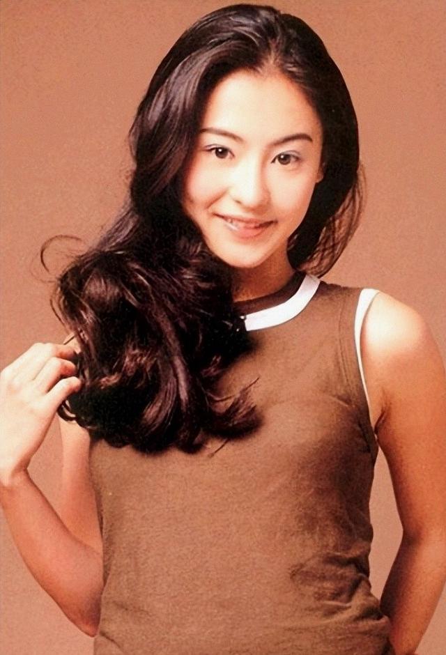 张柏芝自述立遗嘱	，遗照和寿衣由她亲手挑选，已准备好随时离世