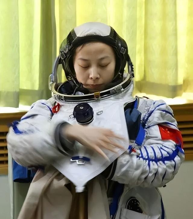 女航天员飞往太空前，为什么要吃避孕药？这是为了防止发生什么？
