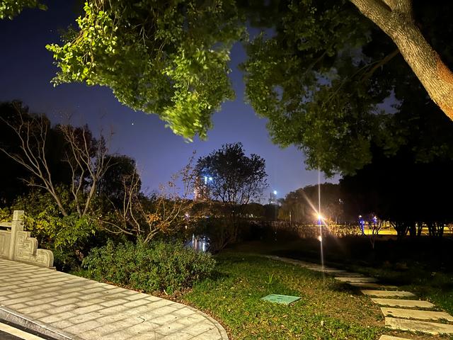 夜步嘉兴中央公园