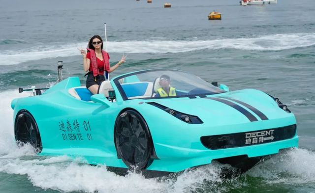 来厦门，在海上开超跑！滨海游清凉新玩法~