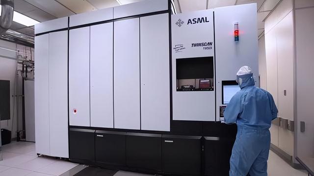 都反水了？荷兰也未曾预料，ASML正式宣布结果，荷兰下手有点早了