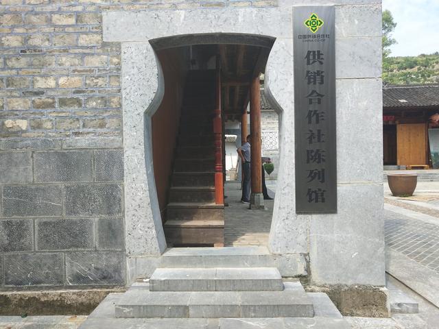 他是广西全州的一位伟大老人，他的名字叫唐以金！