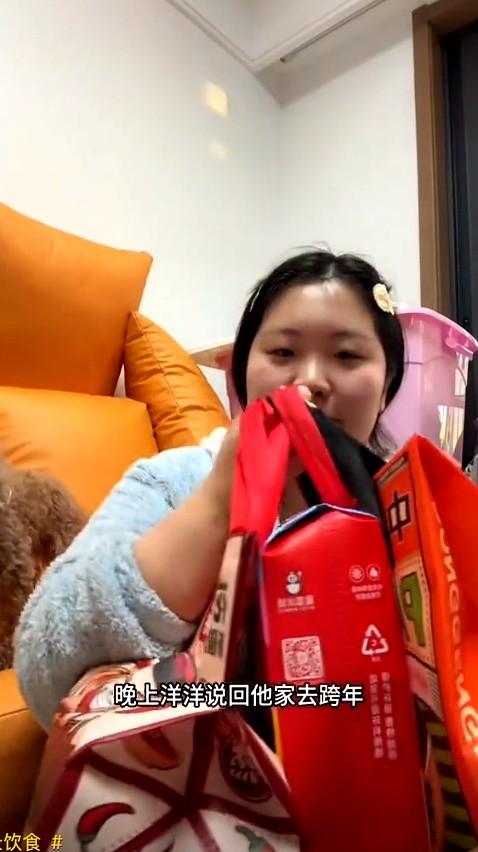 北京250斤女孩睡塌两张床，累积减1000斤，靠减肥自媒体年入100万