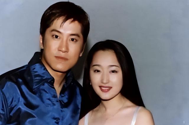 他8次上春晚，作死被捕入狱，今54岁无人问津，老搭档也断了联系