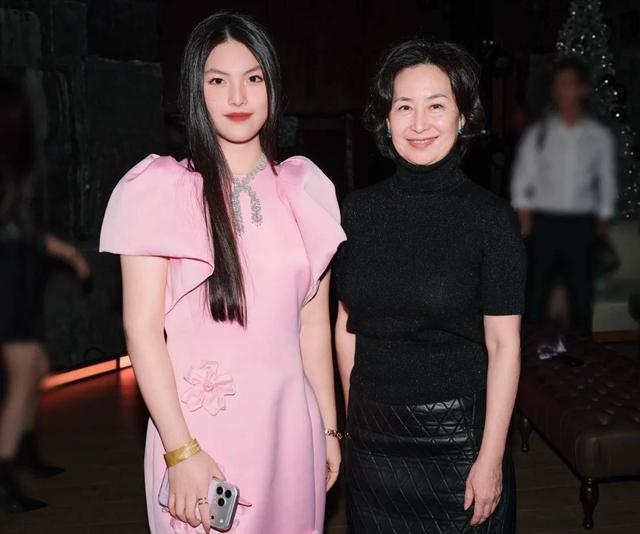 李湘这下栽了！封禁仅5小时，网友扒出三大疑点，前夫曝已被抓