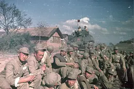 解放战争中，主动起义的国民党将军，哪三个人带领投诚兵力最多？图片