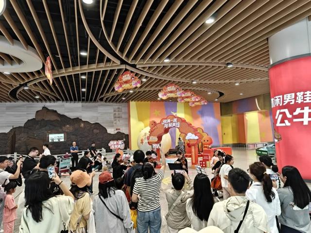 假期人气火爆！厦门继续跻身全国前十！向世界发出邀请→