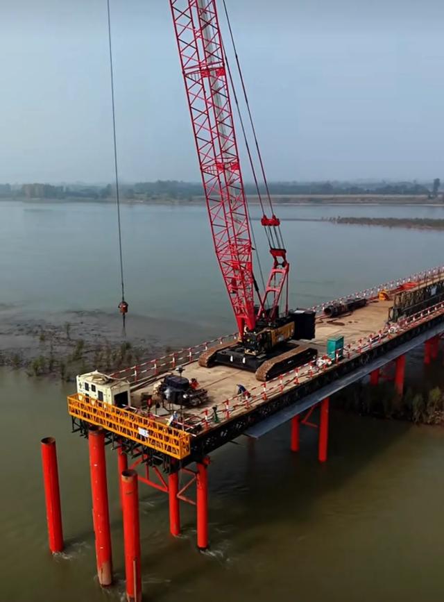 风情满眼秋色中 （杨水河）