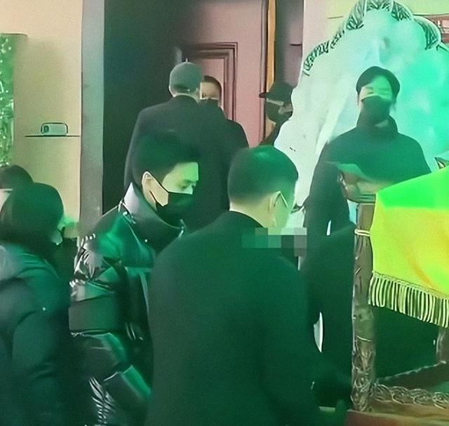 戏都不演了！何晴葬礼结束不到48小时	，揪心的一幕就出现了