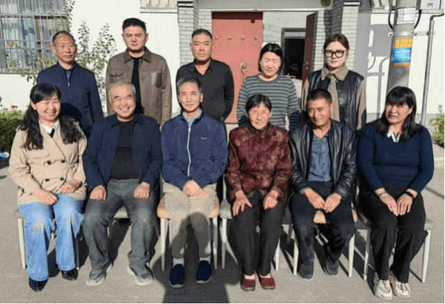 魏育林：国庆早行赴故园，探亲赠谱敬祖先