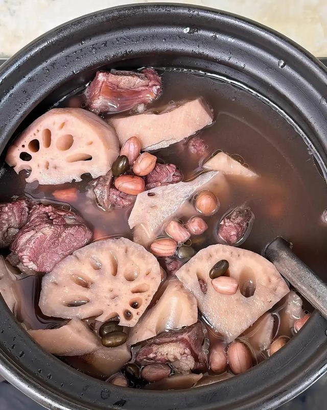 吃一斤它等于吃10只鸡，一降血脂	、二降血糖、三降胆固醇	，别不懂