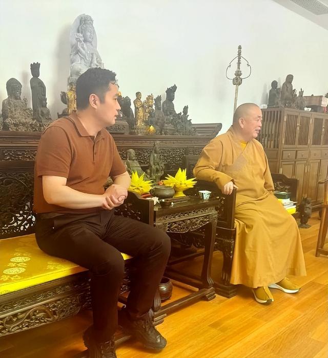 不查不知道一查吓一跳，掌控少林寺38年的释永信，私下究竟有多豪