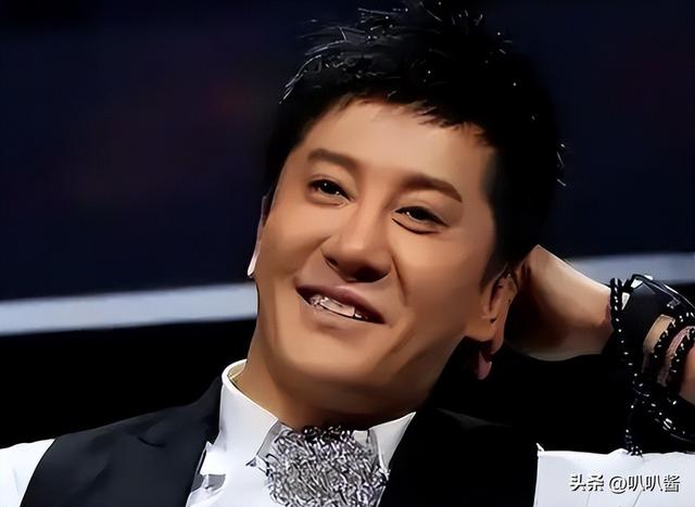 他8次上春晚，作死被捕入狱，如今56岁无人问津，沦落到四处走穴