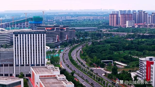 成都周边实力不俗的县级市：人口、经济双优，宜居宜游量身定做！