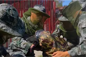 中国“最恐怖”边防线，7条军犬被咬死，士兵睡觉都要全副武装图片