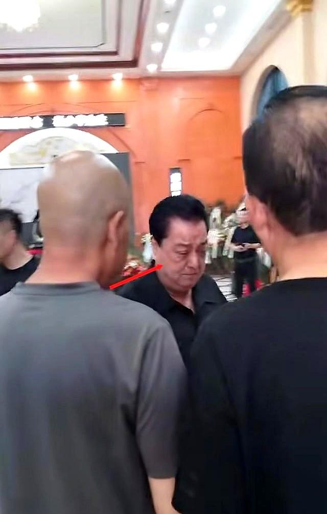李金斗现身杨少华灵堂！几个儿子高下立判，杨议一做法被指不合适