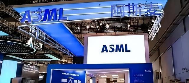 “咬死”ASML，禁止维修光刻机只是开始，轮到中国工程师头疼了！