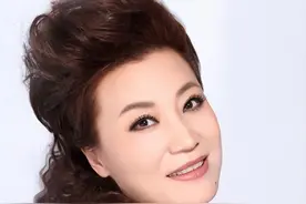 三婚两离，被奶奶常香玉收回艺名的陈百玲，已经走上了另一条大道图片