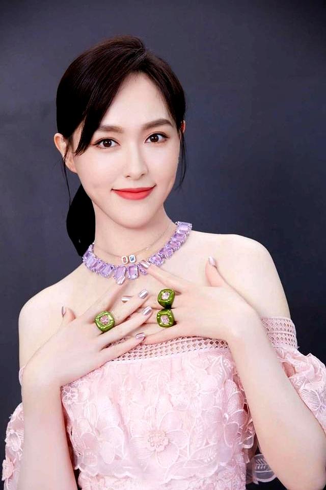 陪睡陪玩都只是开胃菜，目无王法、集体嫖娼，背后的恶心藏不住了