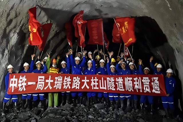 耗资高达3000亿，历时12年，大柱山隧道工程连“基建狂魔”都为难