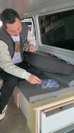 退休自驾游必备，7件实用小神器，解决路上很多小麻烦