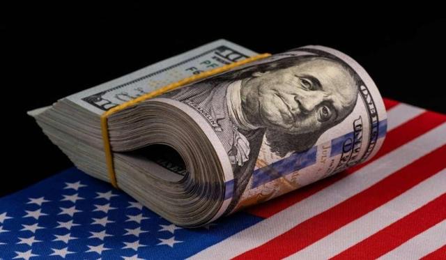 特朗普面临重大危机，中国再添一把火，加拿大反击美方的动作更狠