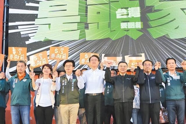 洪秀柱刚观礼完9·3阅兵，岛内支持度大反转，台当局矛头对准新北