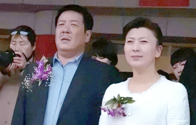 钱再多有什么用？闫学晶如今的现状，给所有53岁的女性提了个醒