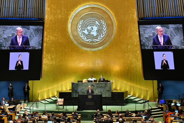 不许特朗普退出中美争锋，83岁拜登带病出山，一开口就冲着中国来