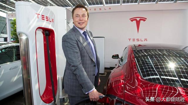 马斯克要拿万亿薪酬，为何手下老臣却集体跑路？是不相信马斯克吗