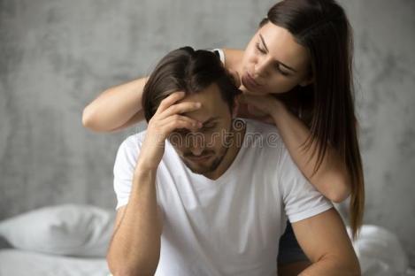 我五岁过继给大伯，如今老家搬迁补45万，大伯打电话催促我快回去
