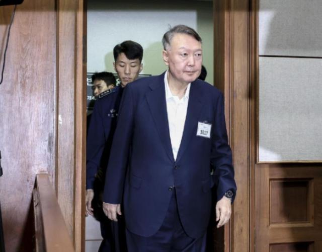 174:1压倒性优势通过！韩国检察厅一夜之间轰然倒塌，李在明出手果然够狠，有仇必报！