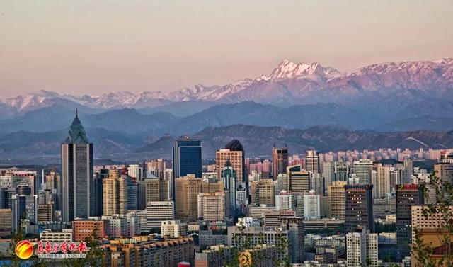 今天请把朋友圈，留给乌鲁木齐的这对父子