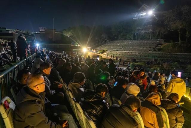 赴约吗？印象大红袍的精彩，今夜依旧