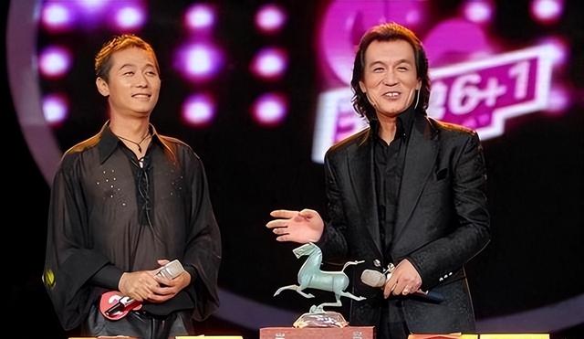 李咏：时隔多年死因被揭开，不是去美国玩乐，而是怕年迈双亲担心