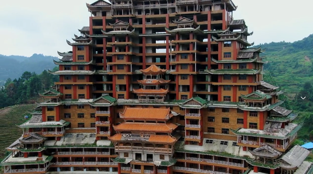 独山县令人惋惜的水司楼，造价太高不堪重负，改成酒店却不敢入住