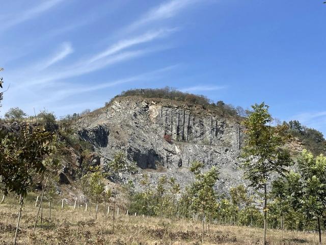骑游探访滁州小蓝湖“蓝眼睛”白米山矿坑
