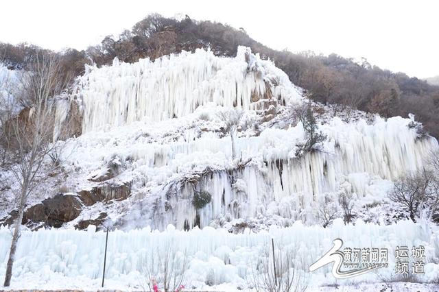 绛北大峡谷：冰瀑缀峡谷 雪趣满山间