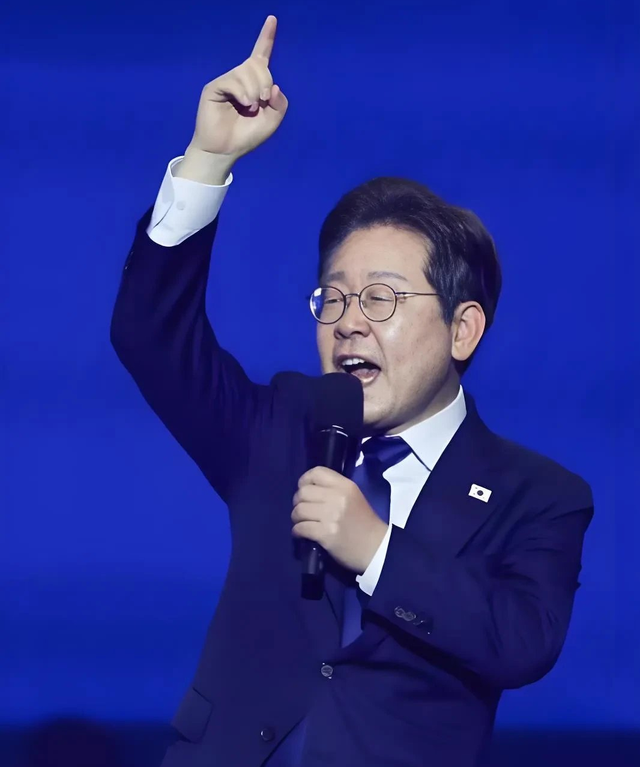 日本野心暴露，为了军事扩张，高市早苗想要修改“无核三原则”